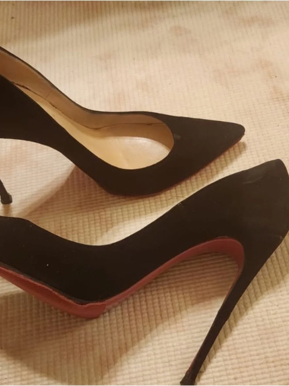 Black Pointed-Toe Women's Pumps - Classic Evening Heel
